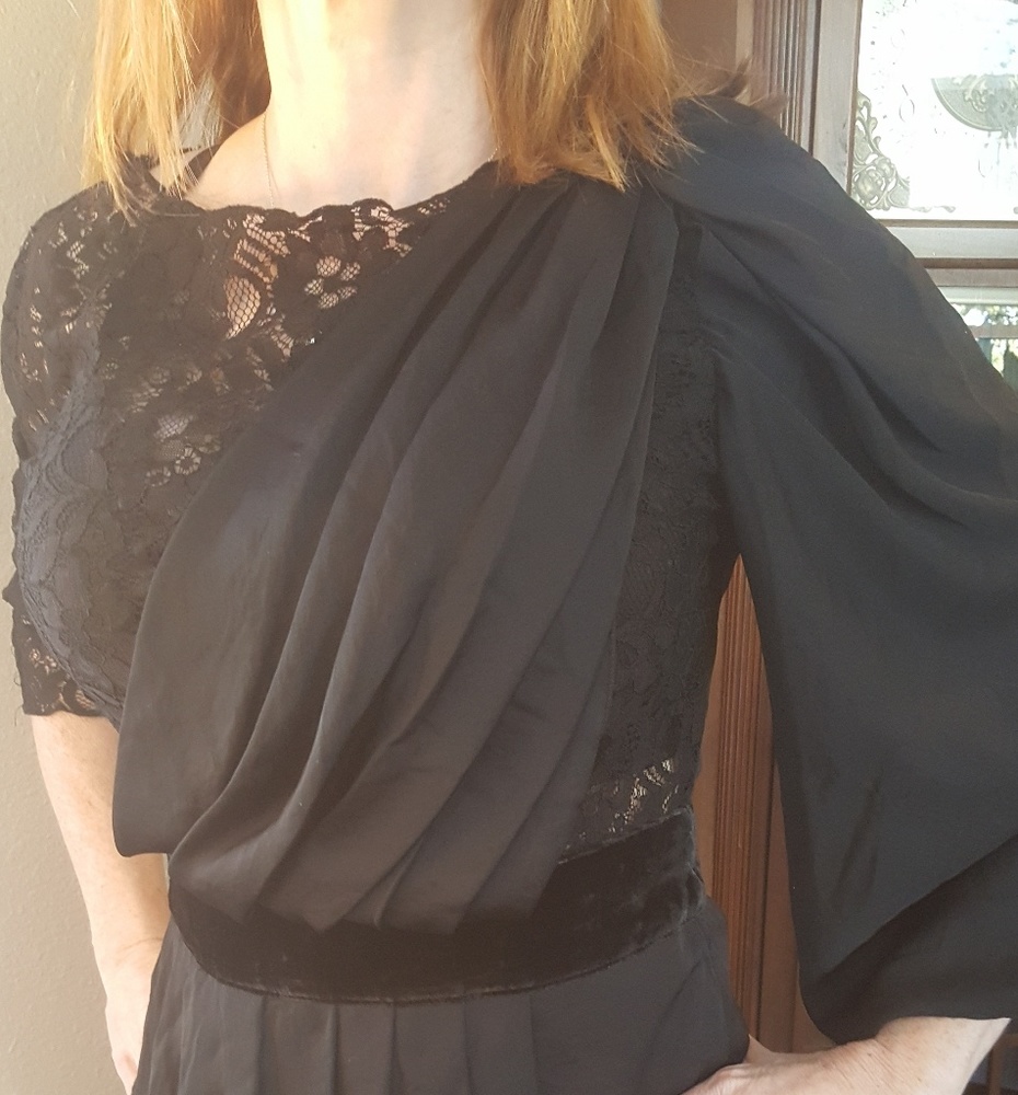 2b. Rych blouse - Picture 2 of 8
